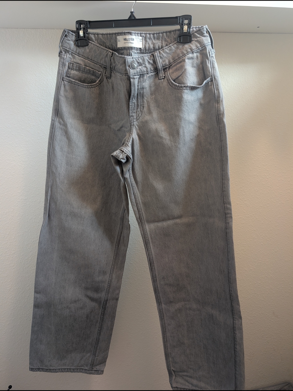 Hollister Women's Light Gray Relaxed Straight Jeans, Low-rise Baggy, Size 6 Long